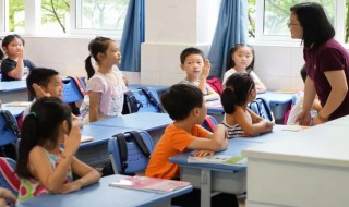 那个星期天主要讲了什么? 那个星期天主要讲了什么故事