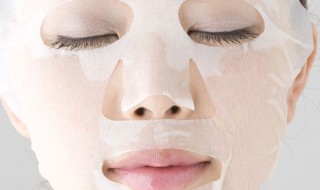 晚上可以用爽肤水吗（晚上能不能用爽肤水）