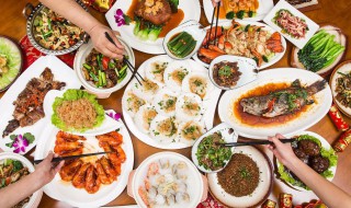 一年最后一天晚上吃的那顿饭叫什么（年底最后一顿饭叫什么）