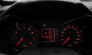 标志车发动不了,仪表盘灯全亮（标志车发动不了,仪表盘灯全亮什么原因）