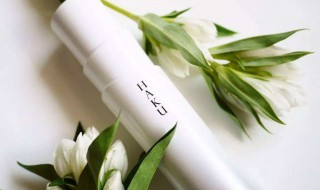 用美白产品反而变黑了（用美白产品反而变黑了是怎么回事）