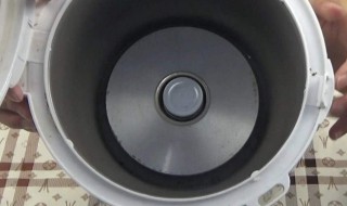 怎样才能去除电饭煲发热盘上的脏物 怎样才能去除电饭煲发热盘上的脏物
