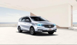 宝骏730雨刷拆卸教程(宝骏730雨刷拆卸方法)