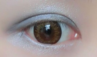 直接涂眼影会不会过敏 眼睛涂眼影为什么会过敏