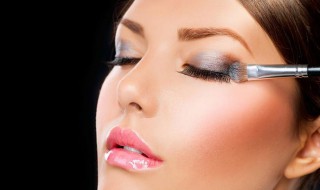 眼影选择什么颜色好看 眼影什么颜色好看自然