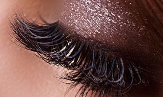 假睫毛怎么贴 一簇一簇的假睫毛怎么贴