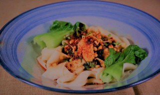 油泼面如何揉面（做油泼面怎么和面）