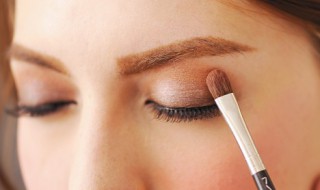 素颜可以画眼影吗 素颜可以直接画眼影吗