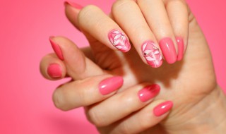 美甲光疗是什么意思（光疗美甲跟美甲是什么意思）