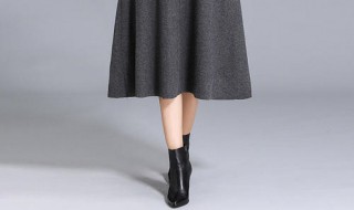 冬季背心裙如何搭配鞋子(冬装背心裙怎么搭配外套)