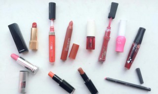 口红会染唇是什么意思(口红染唇是怎么回事)