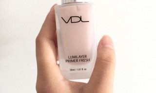 粉底液太干了用乳还是精华（粉底液太干了加什么精华）