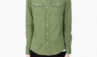 男士军绿色裤子配什么上衣 男士军绿色裤子配什么上衣好看