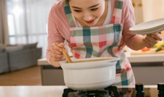 银耳鸡汤的做法 银耳鸡汤的做法和功效