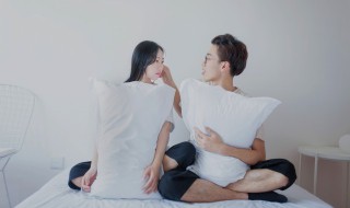 情人节祝福语句送女生（情人节祝福语句送女生古诗词）