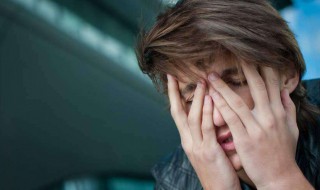 男生伤感说说心情短语(男生伤感说说心情短语简短)