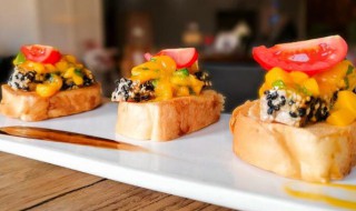 配美食的朋友圈说说（配美食的朋友圈说说幽默）