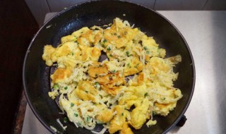 银鱼烘蛋怎么做才蓬松窍门 银鱼烘蛋的做法