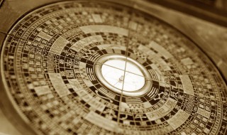 梦见在外面拉屎是什么意思（梦到自己在外面拉屎是什么预兆）