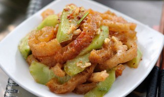 炸猪皮怎么做好吃凉拌 凉拌炸猪皮怎样做才能好吃