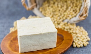 冻豆腐在冰箱能放多久（冻豆腐在冰箱能放多久不坏）