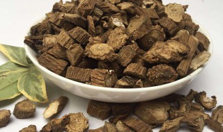 樟树皮煮水有什么功效 樟树皮煮水喝有副作用吗