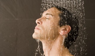 太阳晒热的水能洗澡吗 太阳晒热的水可以洗澡吗