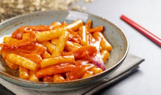 韩国辣年糕的做法（韩国辣年糕的做法和配料）