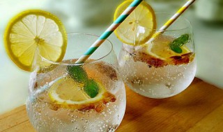 冰镇咸柠汽水的做法（咸柠檬汽水怎么做）