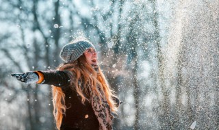 看见雪的心情短句（看雪的心情句子）