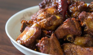 芳香排骨家常的做法（芳香排骨家常的做法和配料）