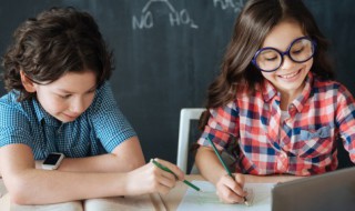 我有一个幸福的家庭用英语怎么说（因为我有一个幸福的家庭用英语怎么说）