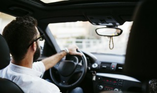 被车撞了对方全责怎么赔偿（被车撞了对方全责医药费谁垫付）