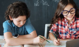 教师节快乐用英语怎么写（教师节快乐用英语怎么写好看）