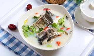 砸鱼汤怎么做 如何砸鱼汤