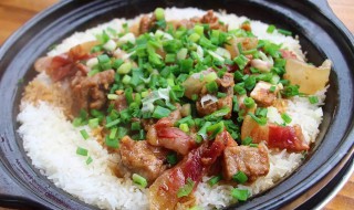 腊排骨汤烩饭怎么做（腊排骨汤烩饭怎么做好吃）