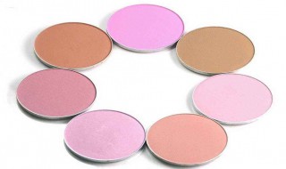 腮红膏和腮红粉的区别是什么（膏体腮红和粉状腮红哪个好用）