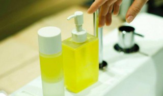 眼唇卸妆液和卸妆油有何区别（眼唇卸妆液和卸妆油有何区别呢）