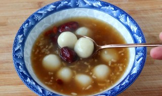 女人喝米酒的最佳时间(女人什么时候喝米酒的好处与坏处)