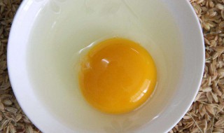 怎样去掉鸡蛋外壳脏还可以保持新鲜 鸡蛋能清洗外壳后保存吗