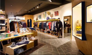 如何推销衣服说什么话（怎么样推销衣服说话）