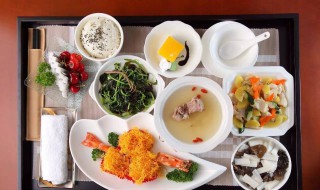 坐月子可以吃那些食物 坐月子吃那些食物对牙齿不好