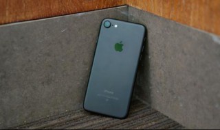 手机开不起机开起晃呀晃呀怎么回事 手机开机一晃就关了