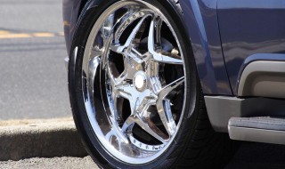 万达客车的轮胎型号和胎压（万达客车的轮胎型号和胎压有关吗）