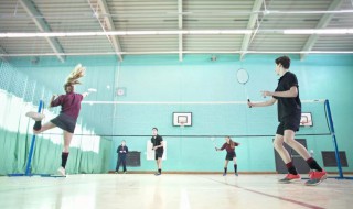 试述羽毛球训练中运动负荷对损伤的影响 试述羽毛球训练中运动负荷对损伤的影响有什么