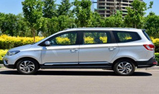 五菱宏光s灭火器放在什么地方 五菱宏光排气管消音器在哪里