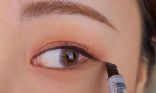 眼线膏和眼线液有什么区别 怎么选择眼线膏和眼线液呢