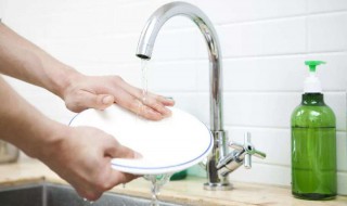 刷碗用小苏打好还是洗洁精好（刷碗用小苏打好还是洗洁精好呢）