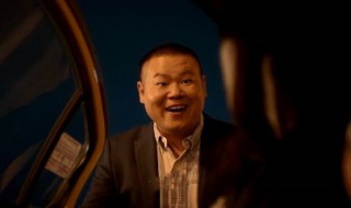 岳云鹏追出租车是哪部电影中的情节(岳云鹏追出租车的电影配乐)