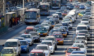 汽车仪盘表故障灯亮起怎么办 汽车仪盘表故障灯亮起怎么办呢